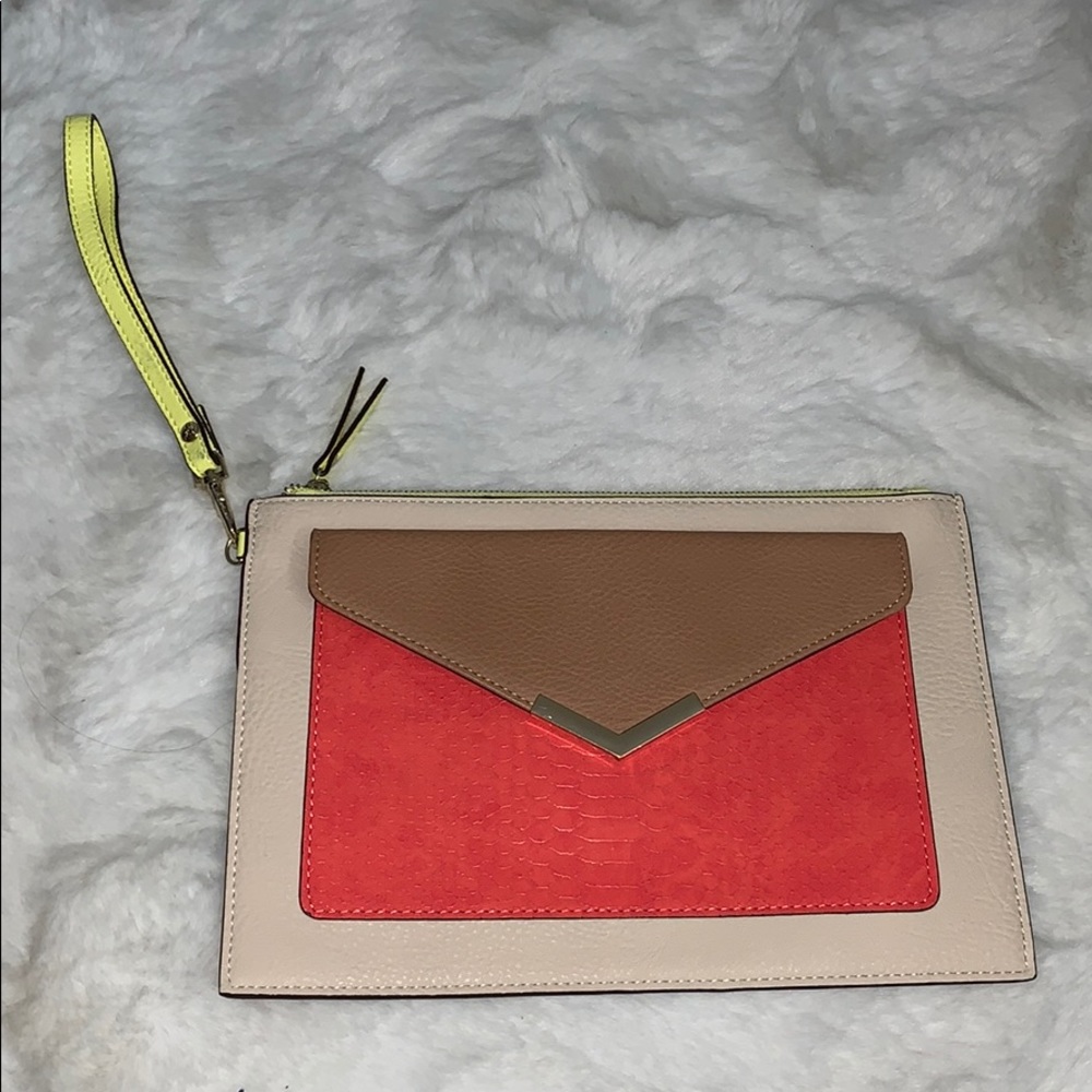 Call it spring wristlet